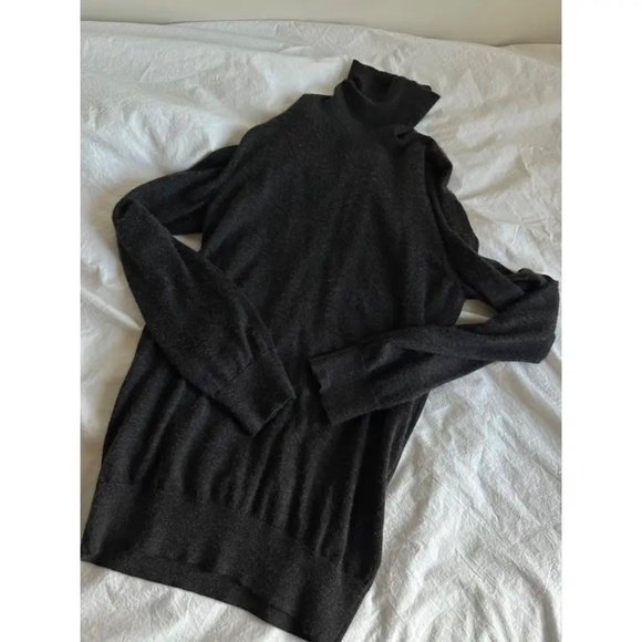 The Row Beautiful Demme cashmere turtleneck sweater Size S 70% Cashmere 30% Silk - Picture 3 of 5